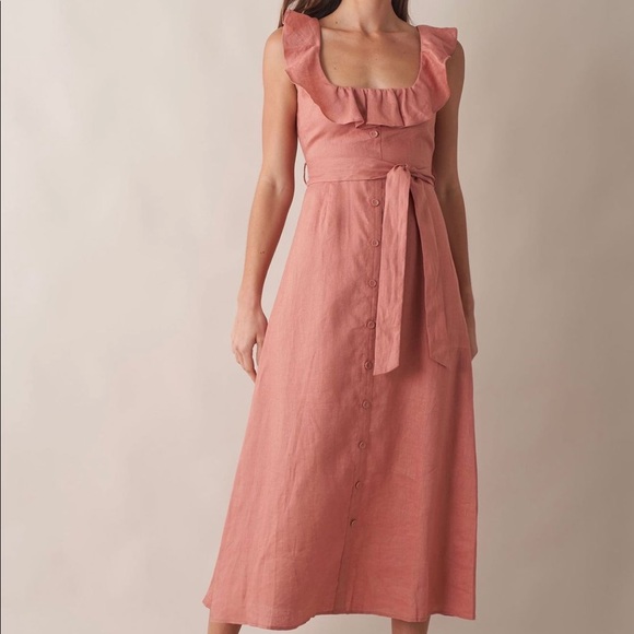Maxi linen dress with gorgeous neck details - Picture 2 of 3